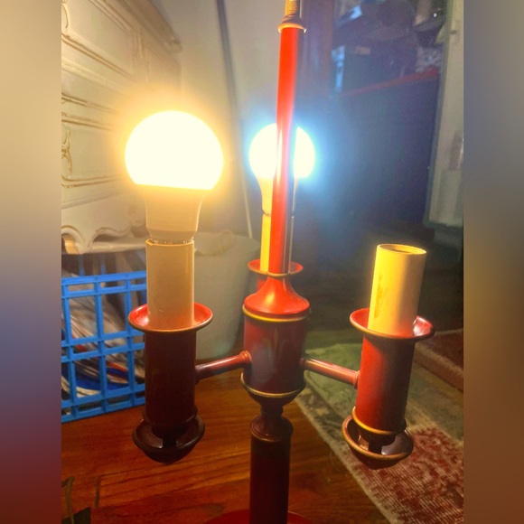 Bouillotte Lamp 3- Light French Style Gilt Bronze Acanthus Leaf  Red Tole - Picture 5 of 9